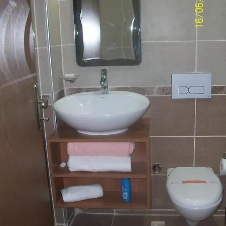 Yener Hotel 2*